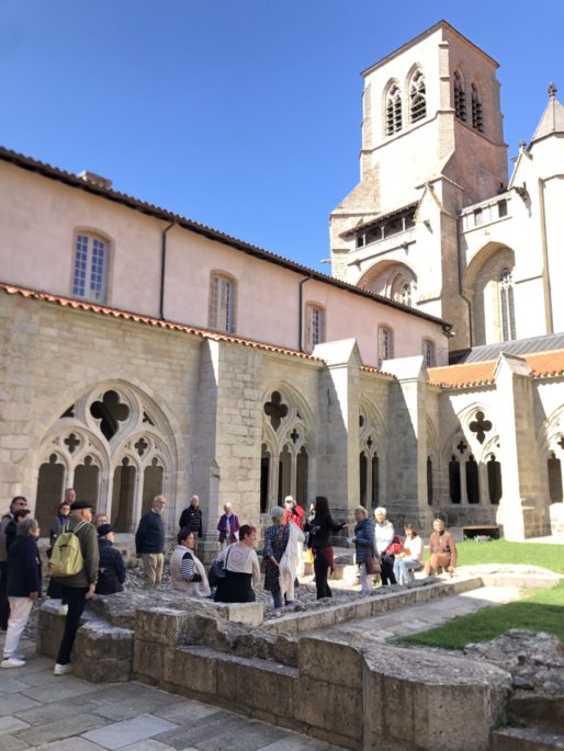 cloitre abbaye la chaise dieu visite guidée groupe et guide