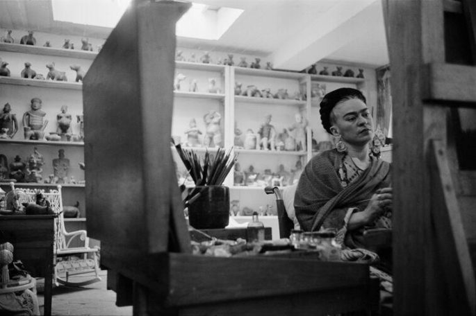 Frida Kahlo dans sa maison, la "Casa Azul", Mexico, Mexique, 8 mars 1954 - Werner Bischof Estate/Magnum Photos